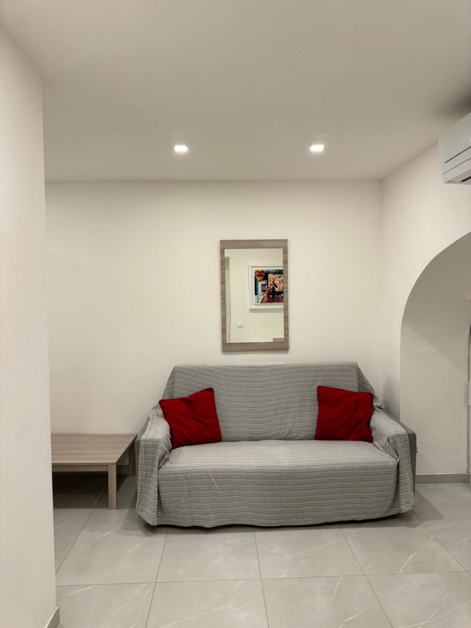 Re House Suite & Deluxe Apartament Ασκόλι Πιτσένο Εξωτερικό φωτογραφία
